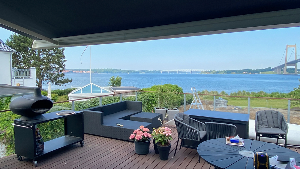 Moderne markise i Middelfart monteret af Solsikring