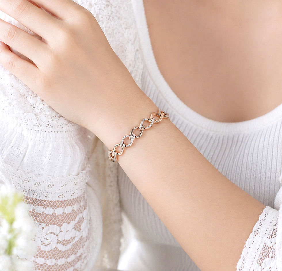 Thumbnail: Golden Luxe Pavé Link Bracelet