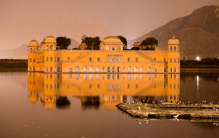 indian Jal Mahal Water Palace appears to be floating amazing building golden can take a boat trip around it