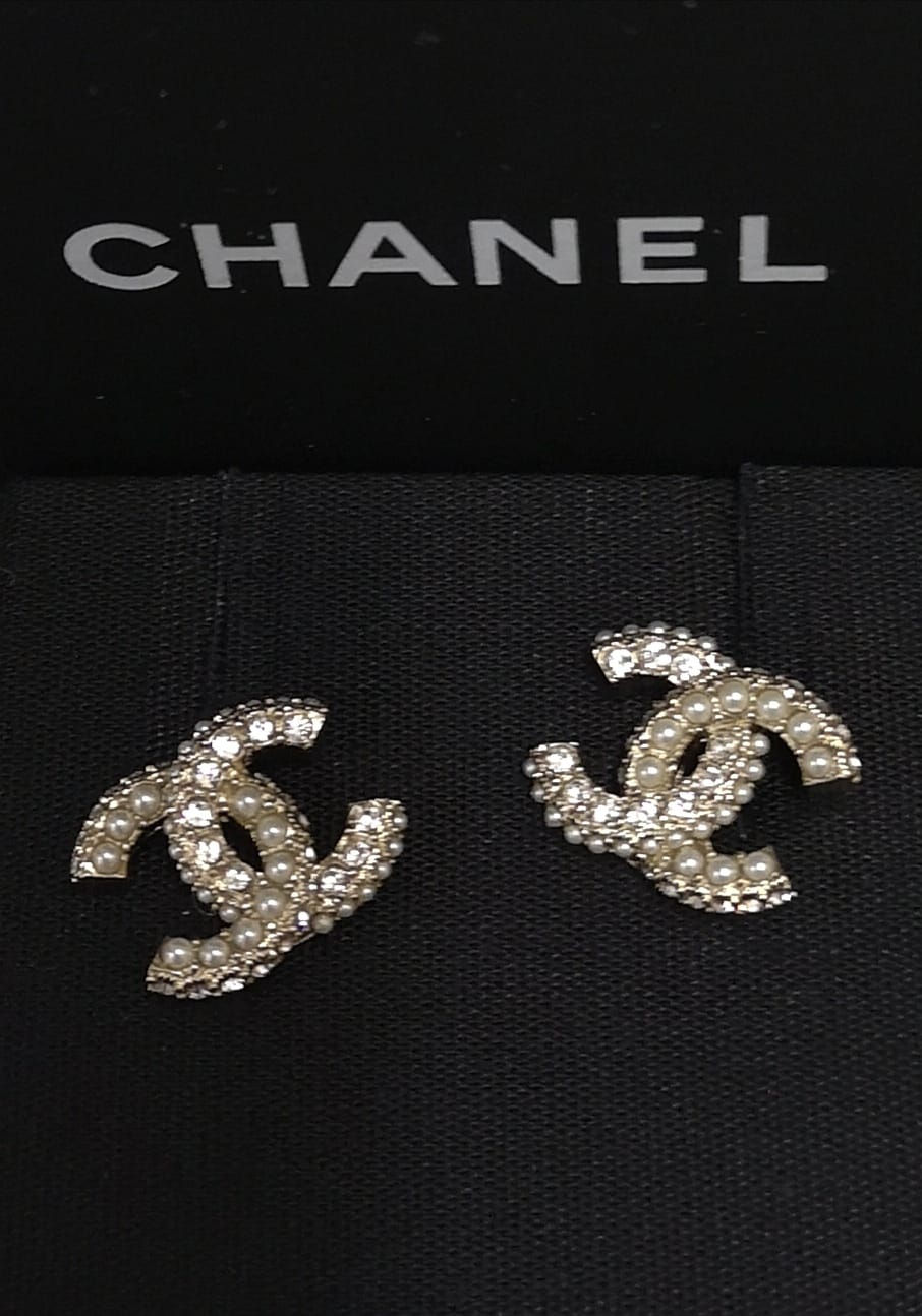 #168  Chanel Earring