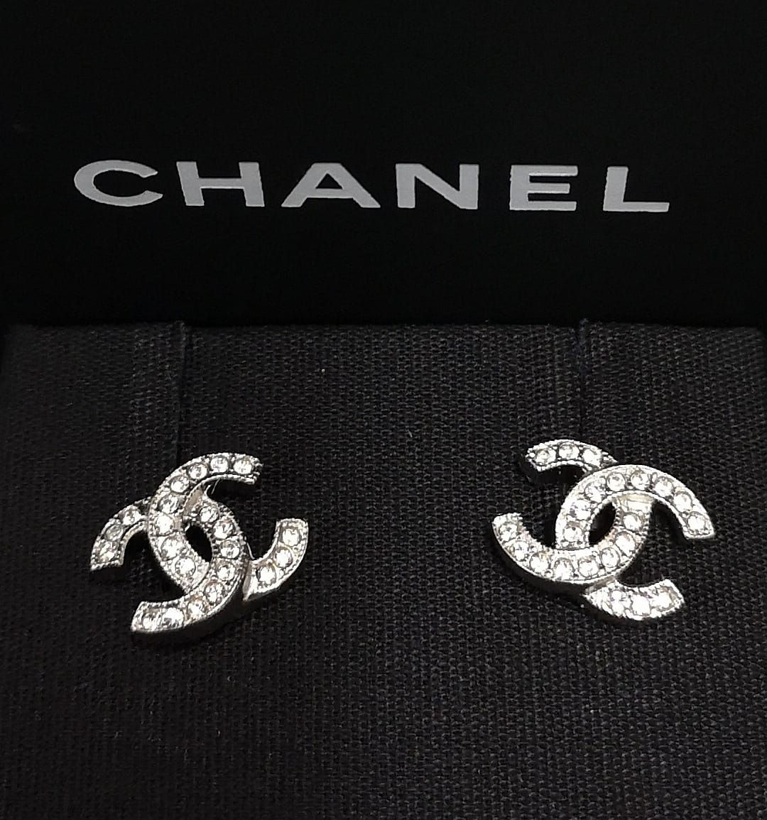 #208  Chanel Earring