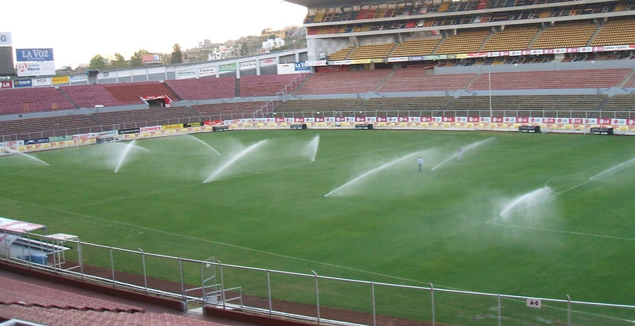 Riego profesional para campos deportivos