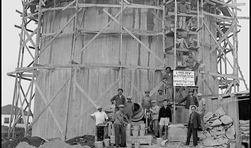 בניית בריכת מים של מפעל המים בכפר סבא 1934. צלם דניאל קפלן. לשכת העיתונות הממשלתית (1).jpg