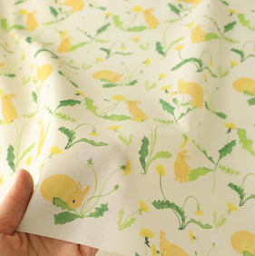 うさぎとたんぽぽの布