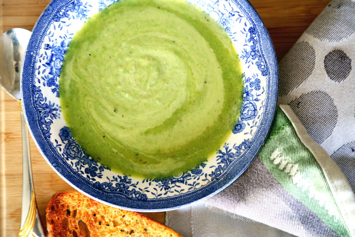 The Most Delicious Creamy Sweet Pea Soup For Spring