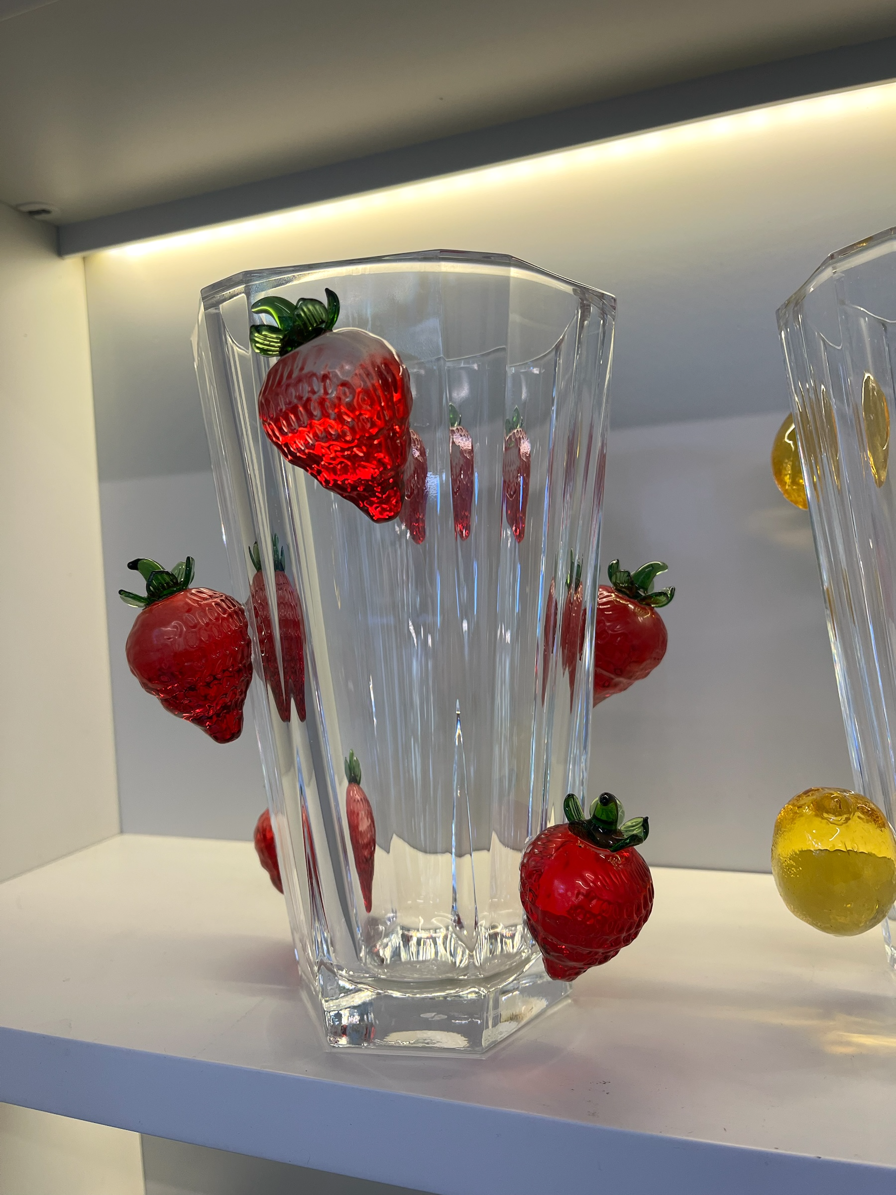 Cam Çilek Figürlü Kristal Tasarım Vazo 