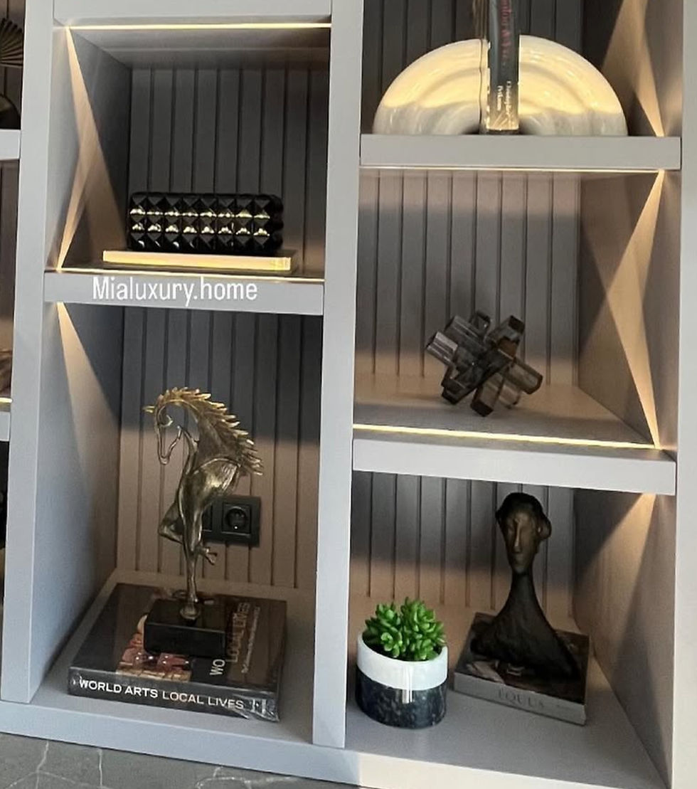 Küçük resim: Kahverengi Soyut Büst Obje 