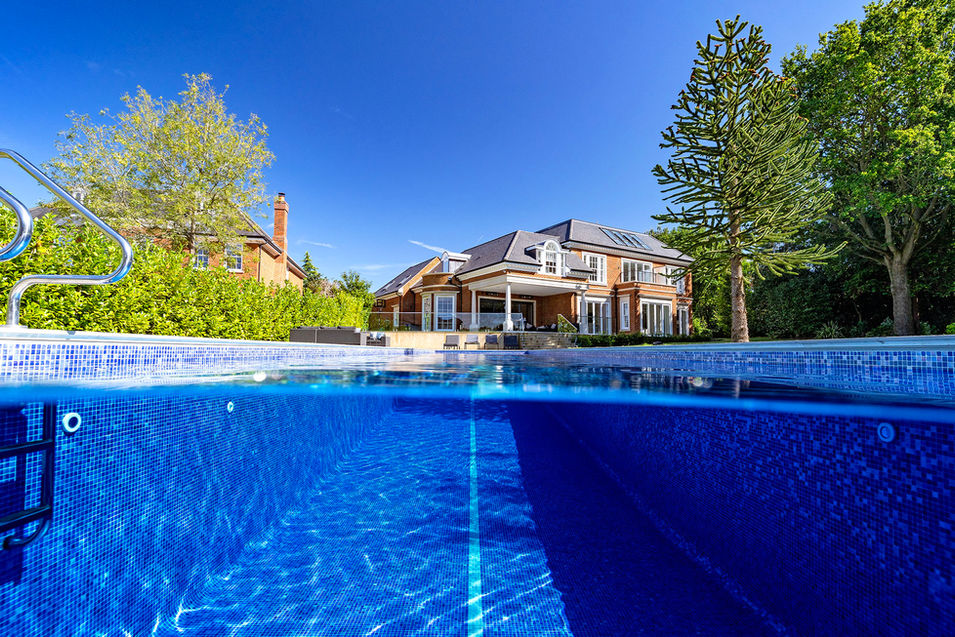 swimming pool photographer