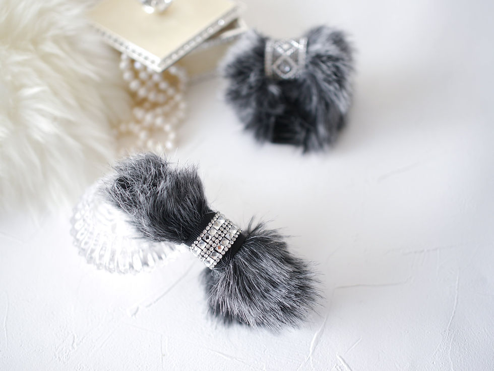 pave fur clip