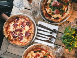 How to Make Smarter Food Choices While Dining Out