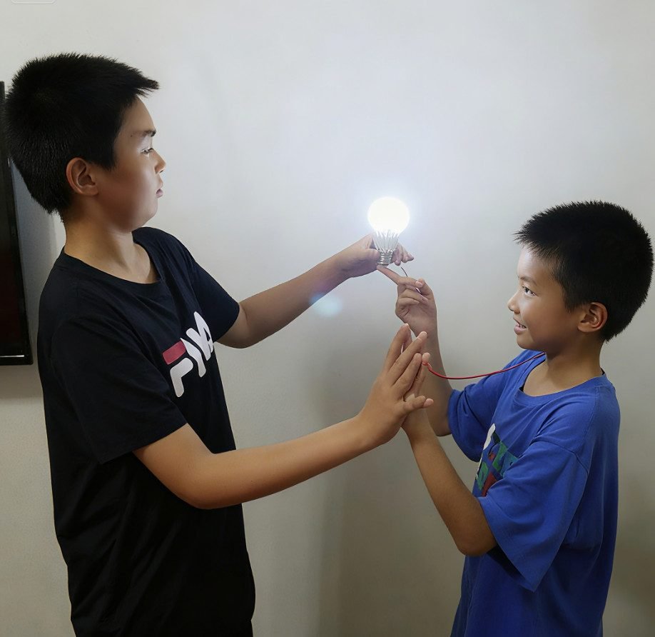 Ampoule magique à conductivité humaine