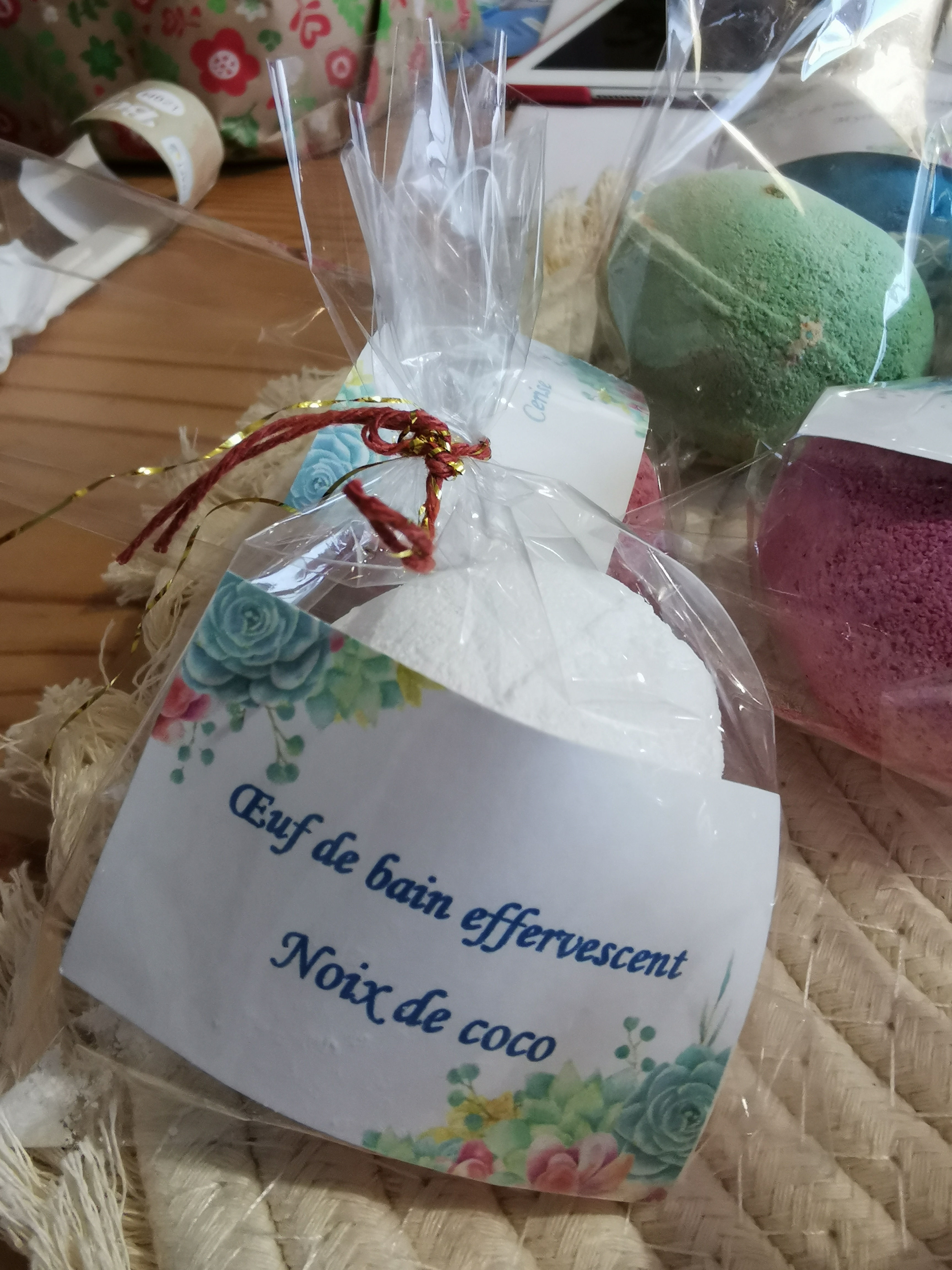 Bombe de bain Œuf effervescent "Noix de coco"