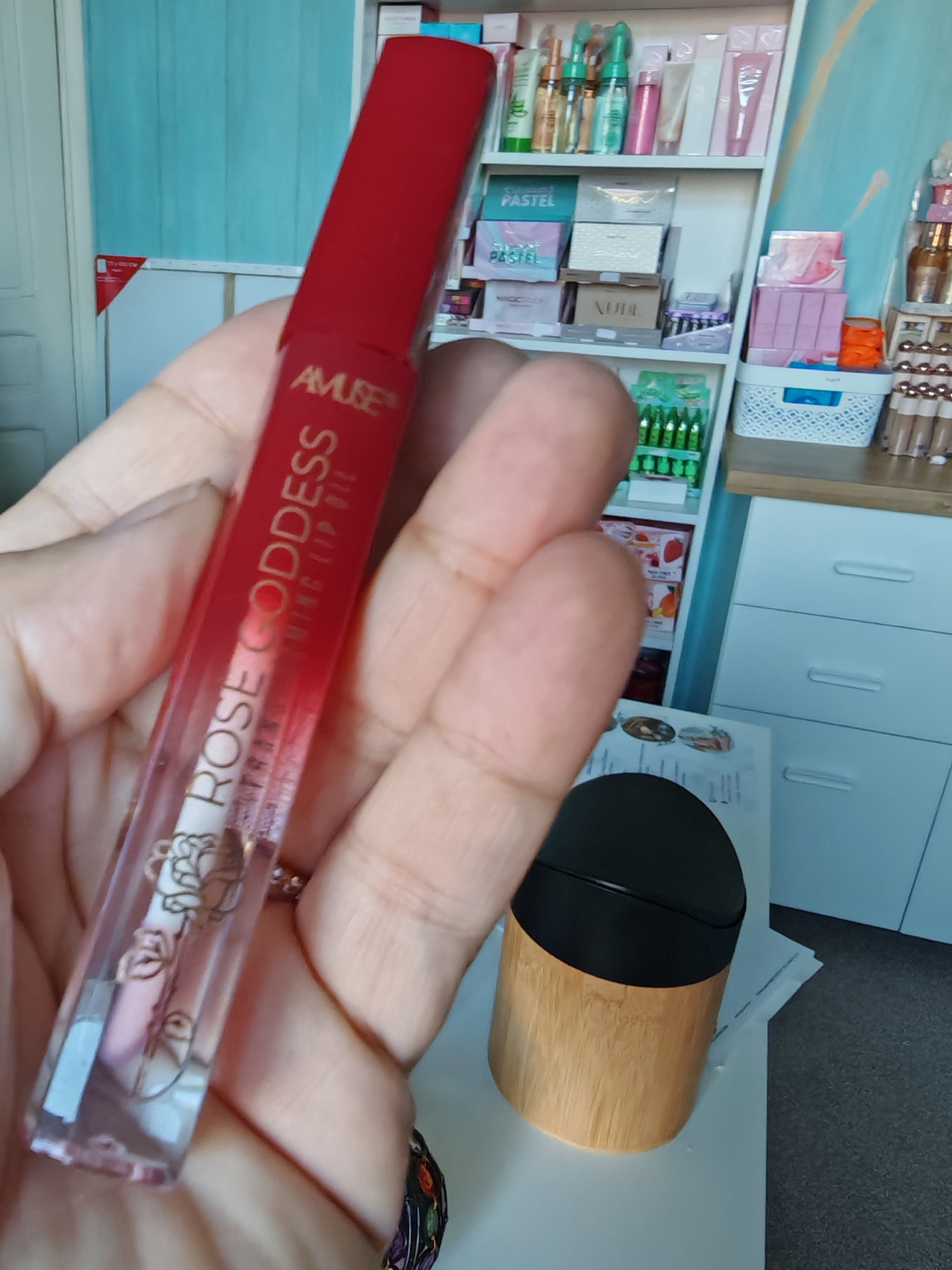 Huile à lèvres transformante et repulpante