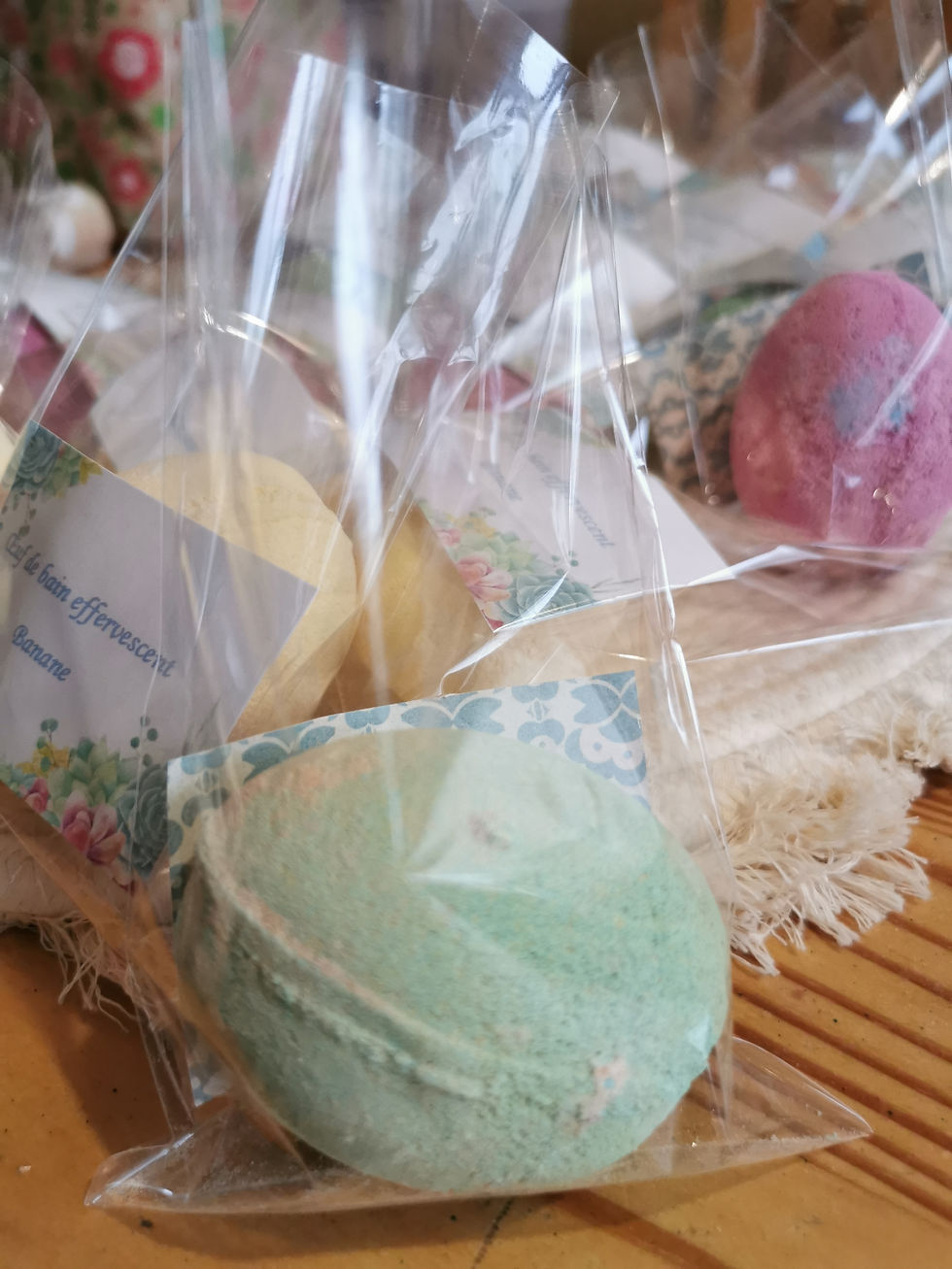 Miniature : Bombe de bain Oeuf effervescent "Mangue"