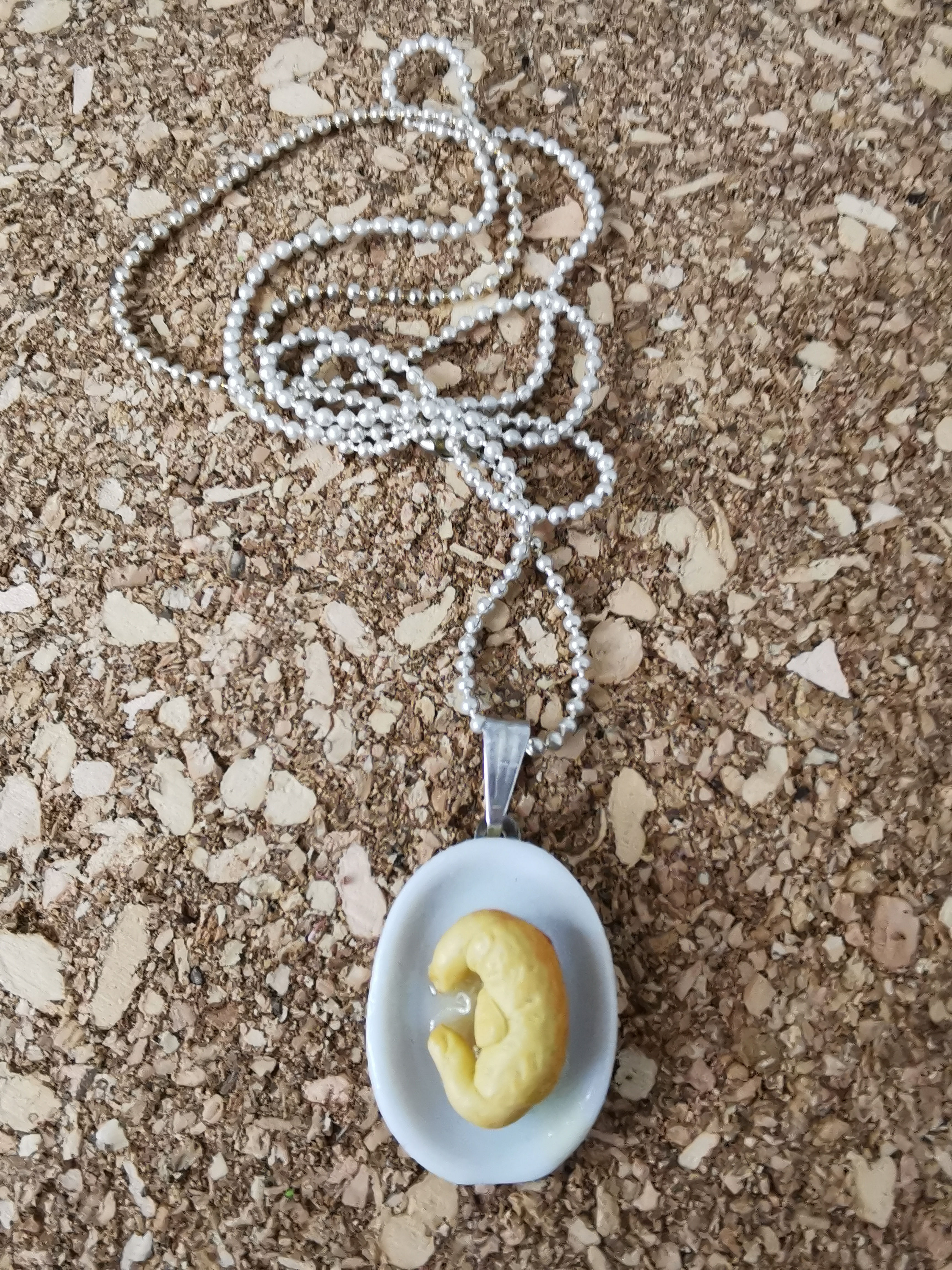Collier gourmand "Croissant"