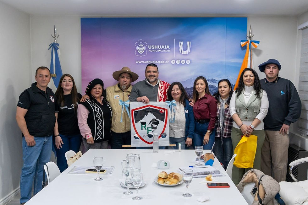 EL INTENDENTE VUOTO RECIBIÓ A INTEGRANTES DE LA ASOCIACIÓN RETOÑO FUEGUINO QUE PREPARAN SU PEÑA ANIVERSARIO