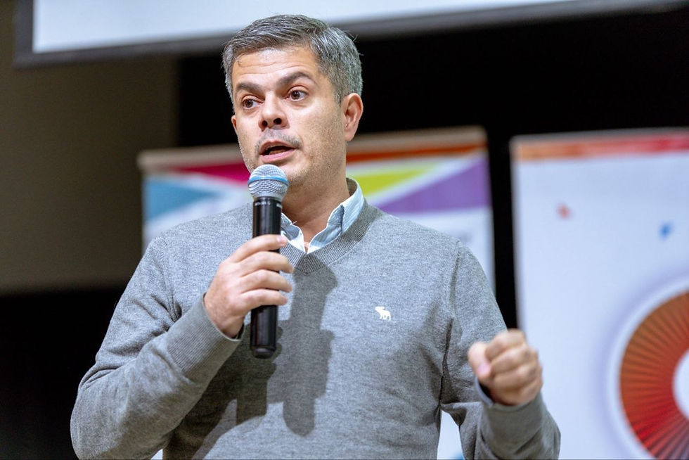 TIERRA DEL FUEGO RECHAZA LA POSTULACIÓN DE GEOFFREY CARDOZO AL NOVEL DE LA PAZ POR AFECTAR LA MEMORIA DE MALVINAS