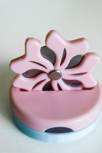 Flower Quick Thread cutter. | sewtogrow