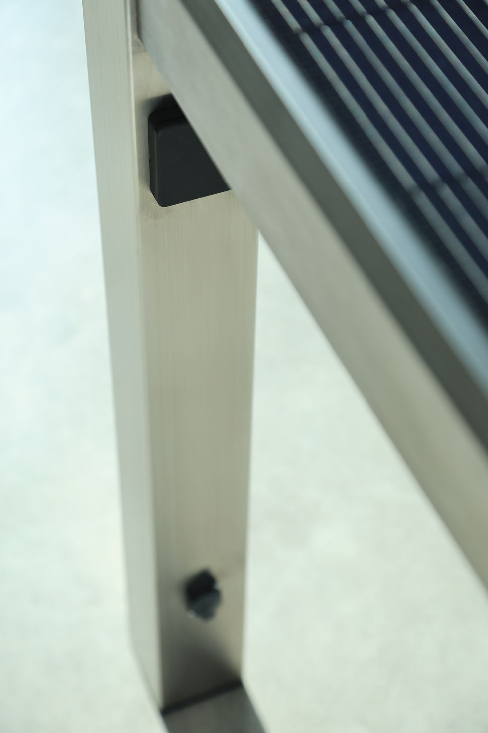 Nachhaltige Energie für Balkon & Garten: Warum wir den Sustable Solartisch entwickelt haben