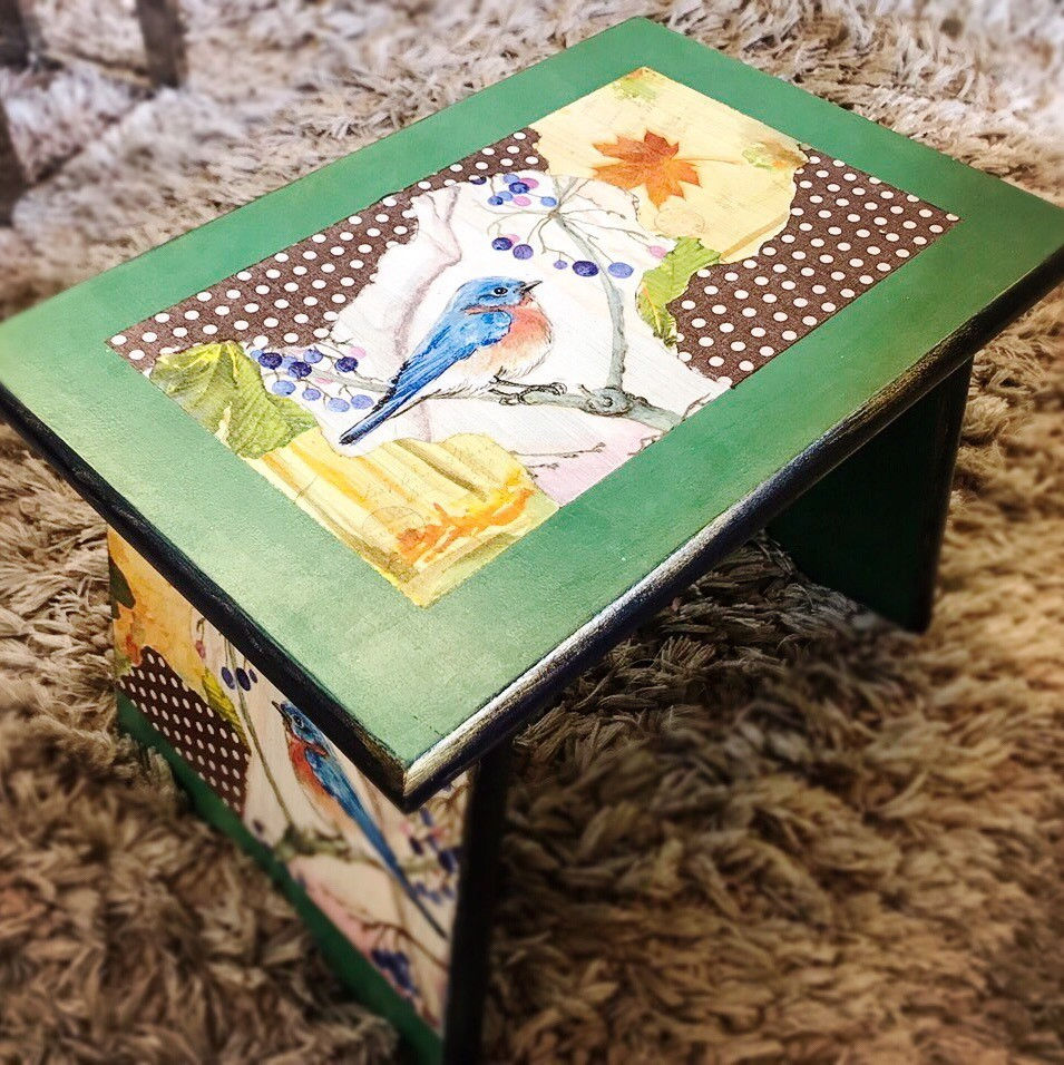 拼貼手工製品 (蝶谷巴特成品) - 板凳