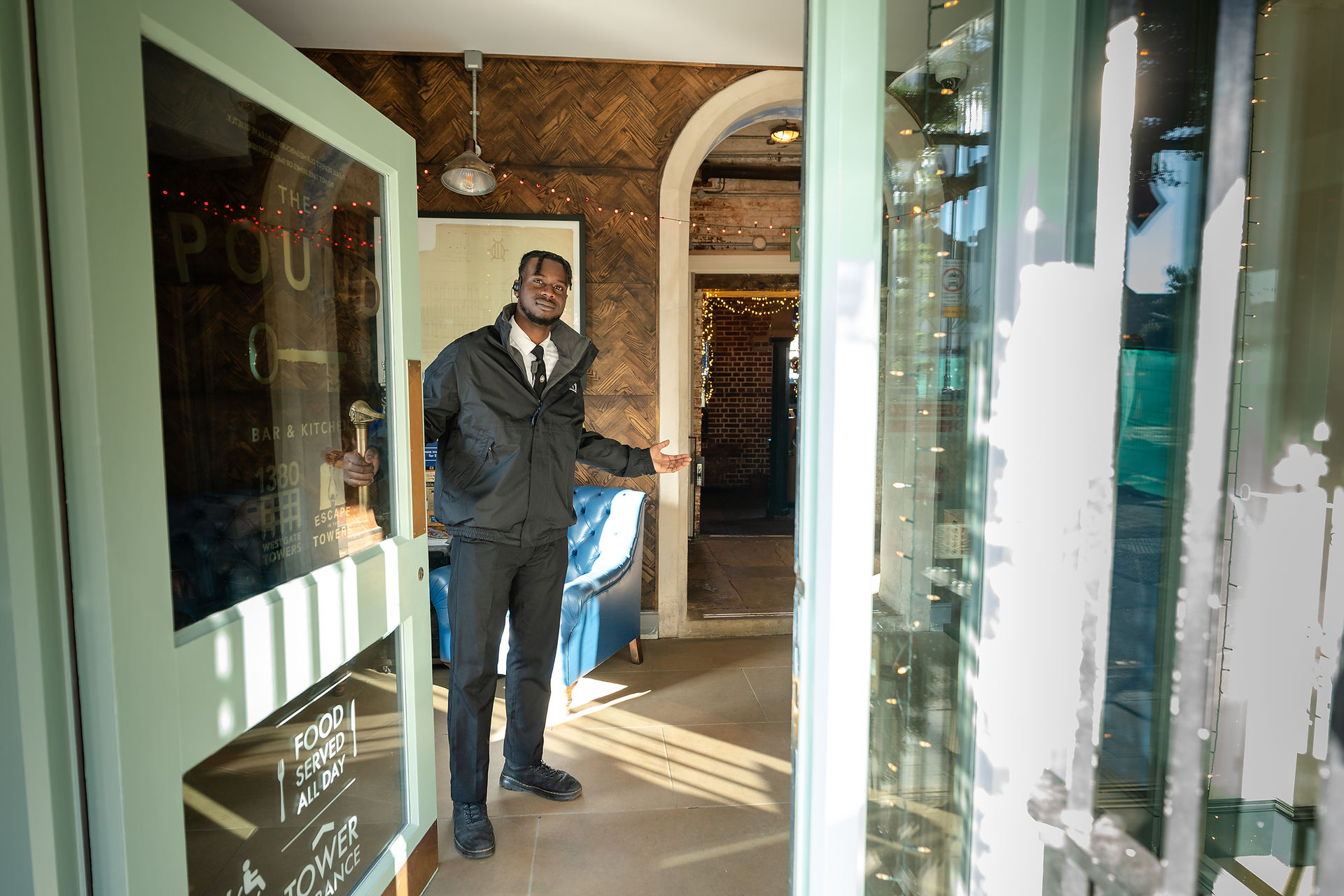 Akon Security - Door Supervisor 