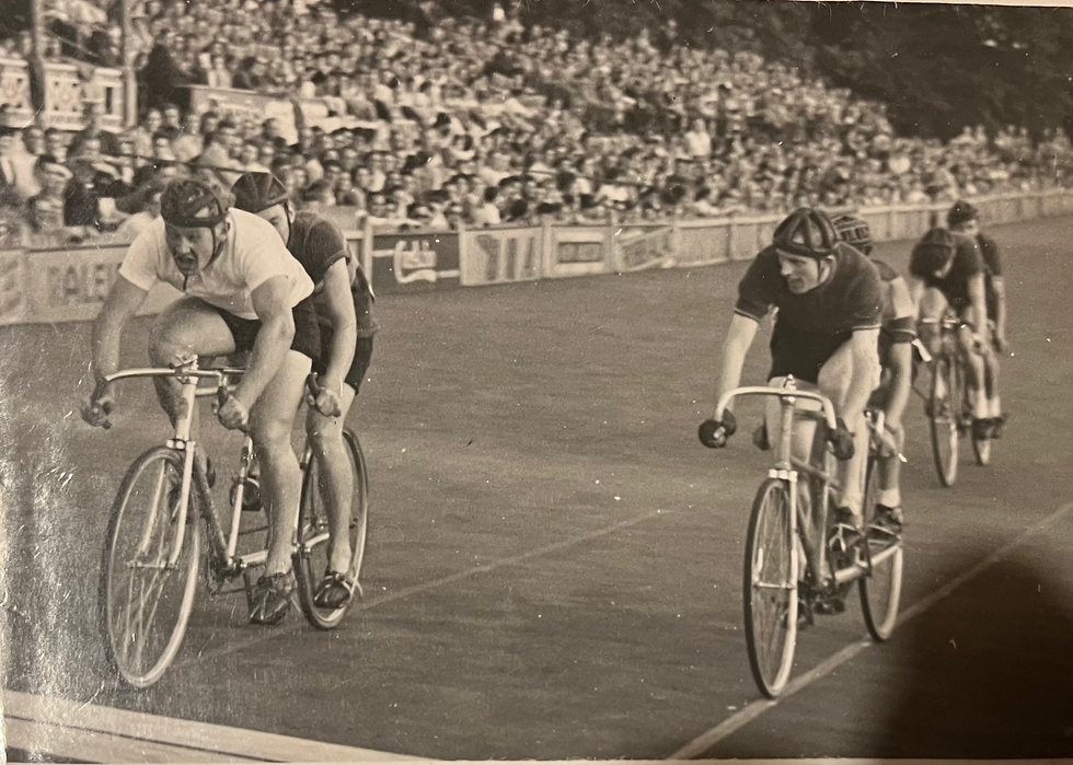 Winning a Tandem sprint at Herne Hill