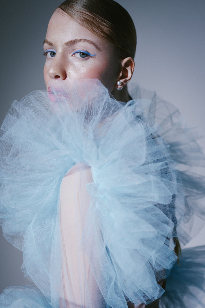 Elena Becker Hair & Make-up Artist Friseurmeister Frankfurt Mainz Deutschland germany beauty hairstyling hairstylist professional editorial fashion business shooting natural MUA portrait beautymakeup lookbook international Friseur Oppenheim VIP Pinterest