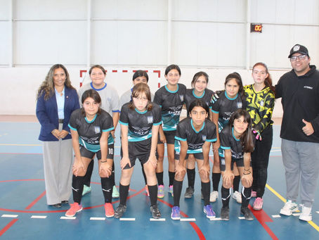 Equipo Sub 14 se queda con el título comunal de futsal damas en Copiapó