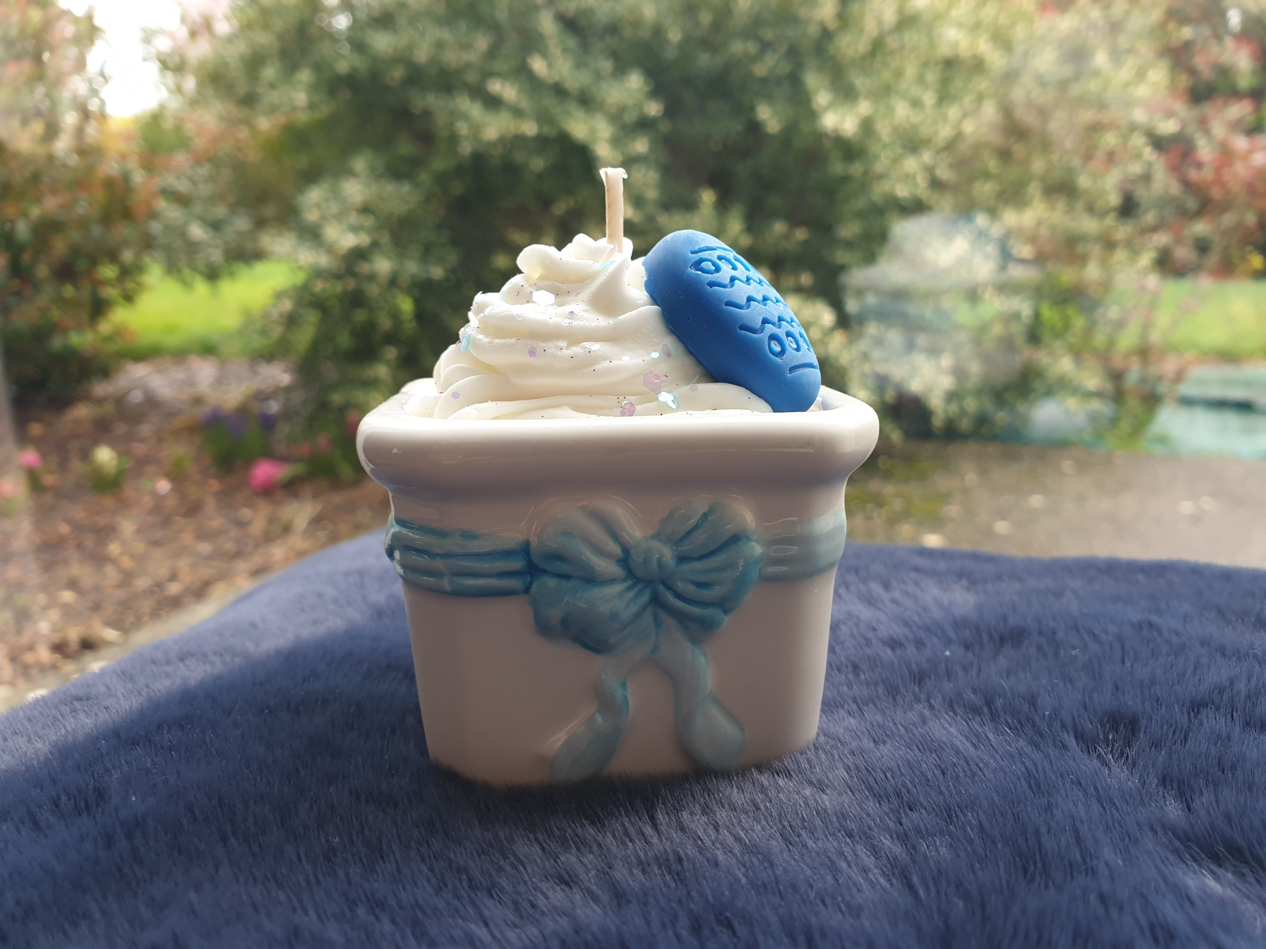 Porcelaine noeud bleu - oeuf parfumé