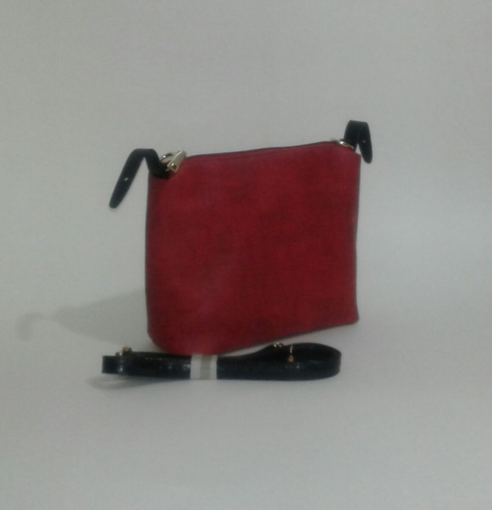 Miniatura: Duo de cartera color rojo con  asas metalicas