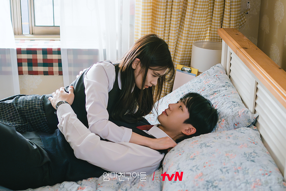 O novo k-drama da Netflix, “O Amor Mora ao Lado” (“Love Next Door’