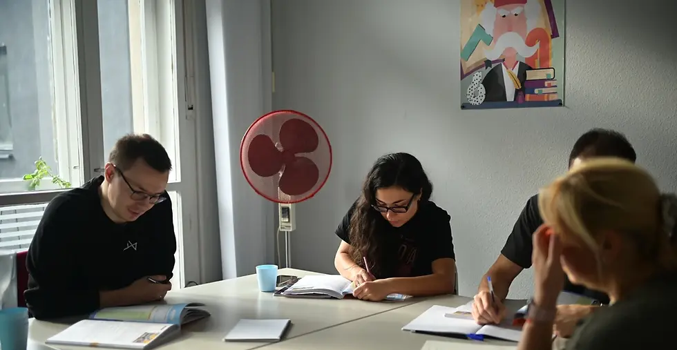 serbian language students_edited (2).webp