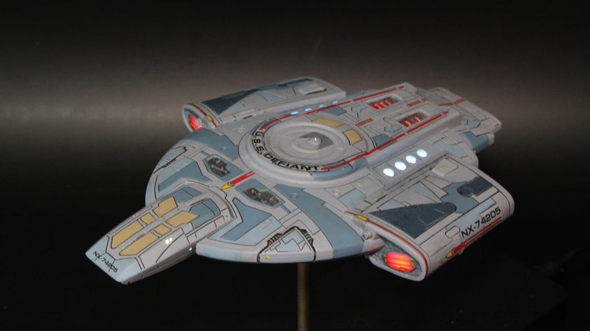 1/1000 scale U.S.S. Defiant NX-74205