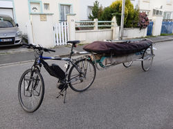 remorque pour vélo, chargé materiel windsurf