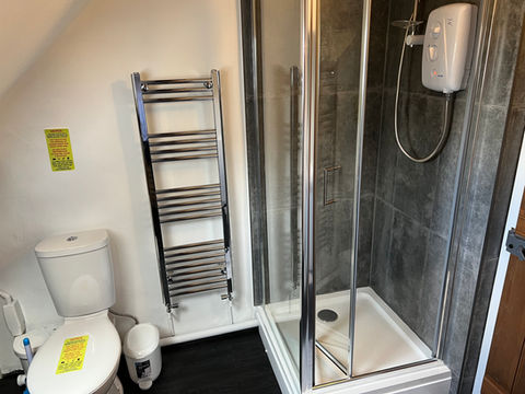 Loft bathroom .jpg