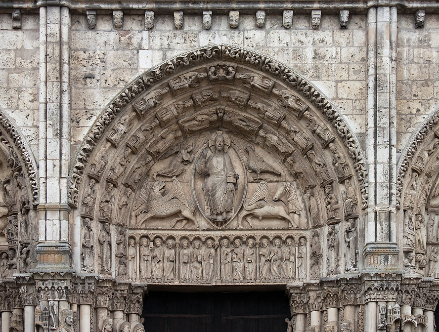 Chartres_-_portail_royal,_tympan_central.jpg