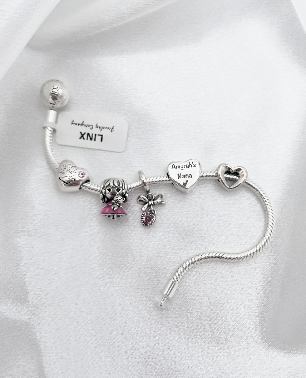 Thumbnail: Linx Snake Chain Bracelet with Grandmother Granddaughter and Personalived Names
