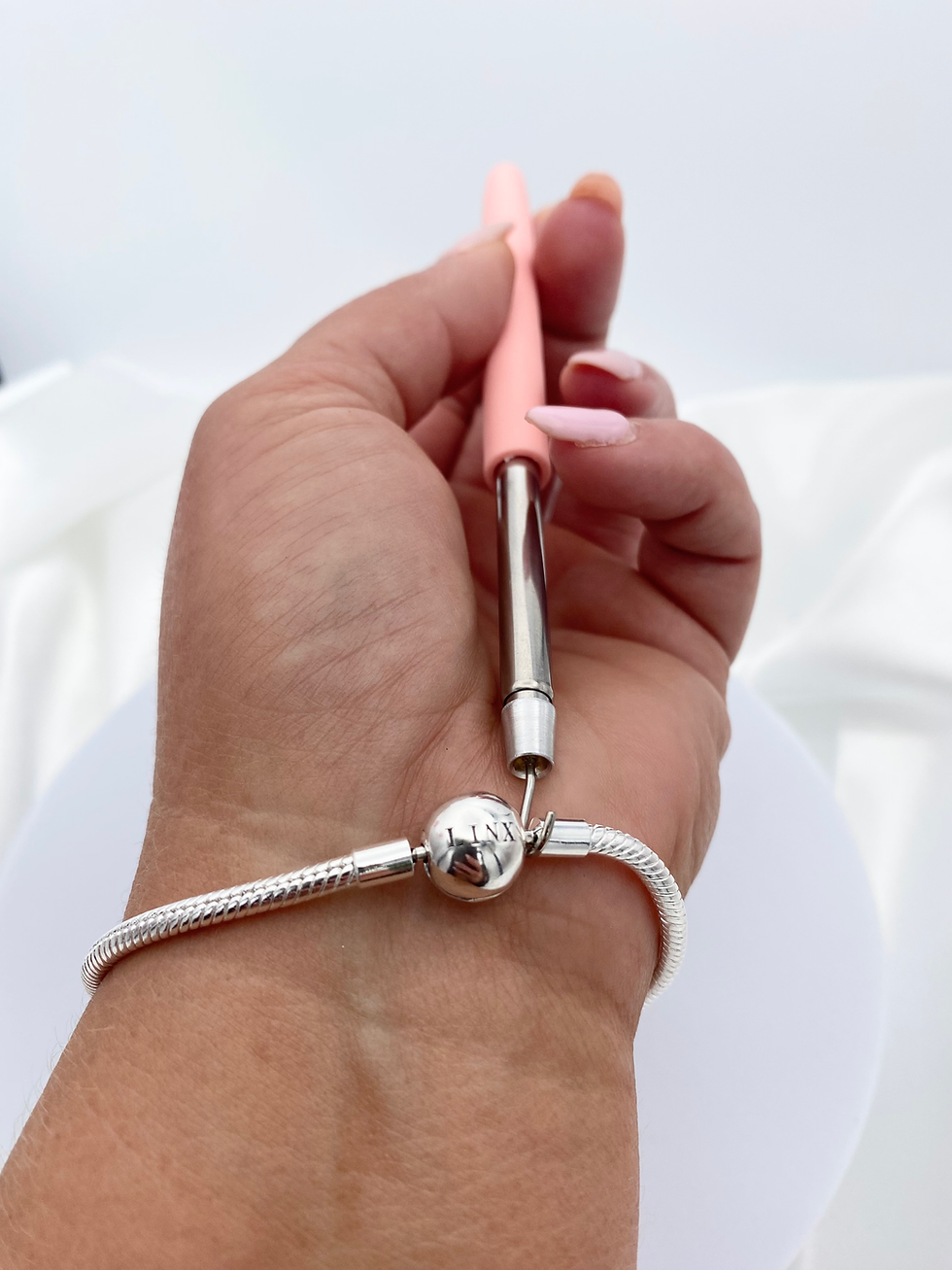 Thumbnail: Bracelet Fastener Tool 