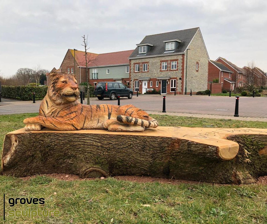 Photograph of tiger carving insitu.