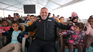 Turkish artist sets up 'art tent' for children in quake zone