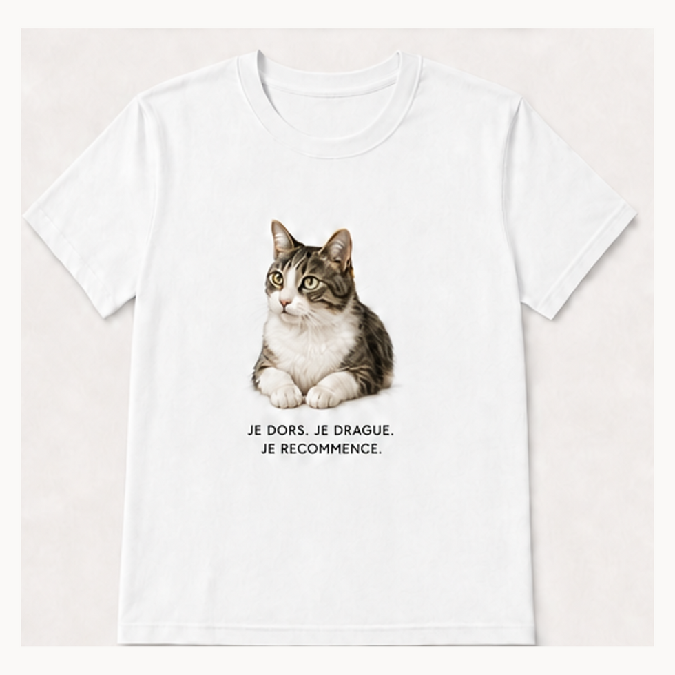 Miniature : Tee-shirt blanc avec chat tigré et phrase « Je dors, je drague, je recommence »
