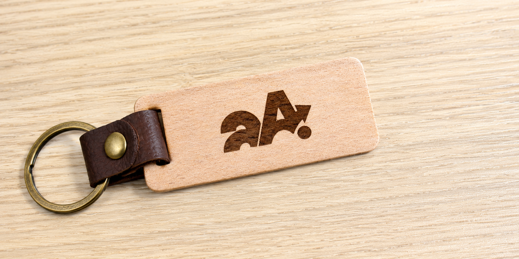 Porte-clés rectangulaire en bois et cuir personnalisé