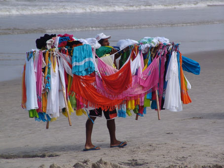 O trabalho: de categoria teórica à observação empírica no comércio ambulante de praia de Matinhos-PR