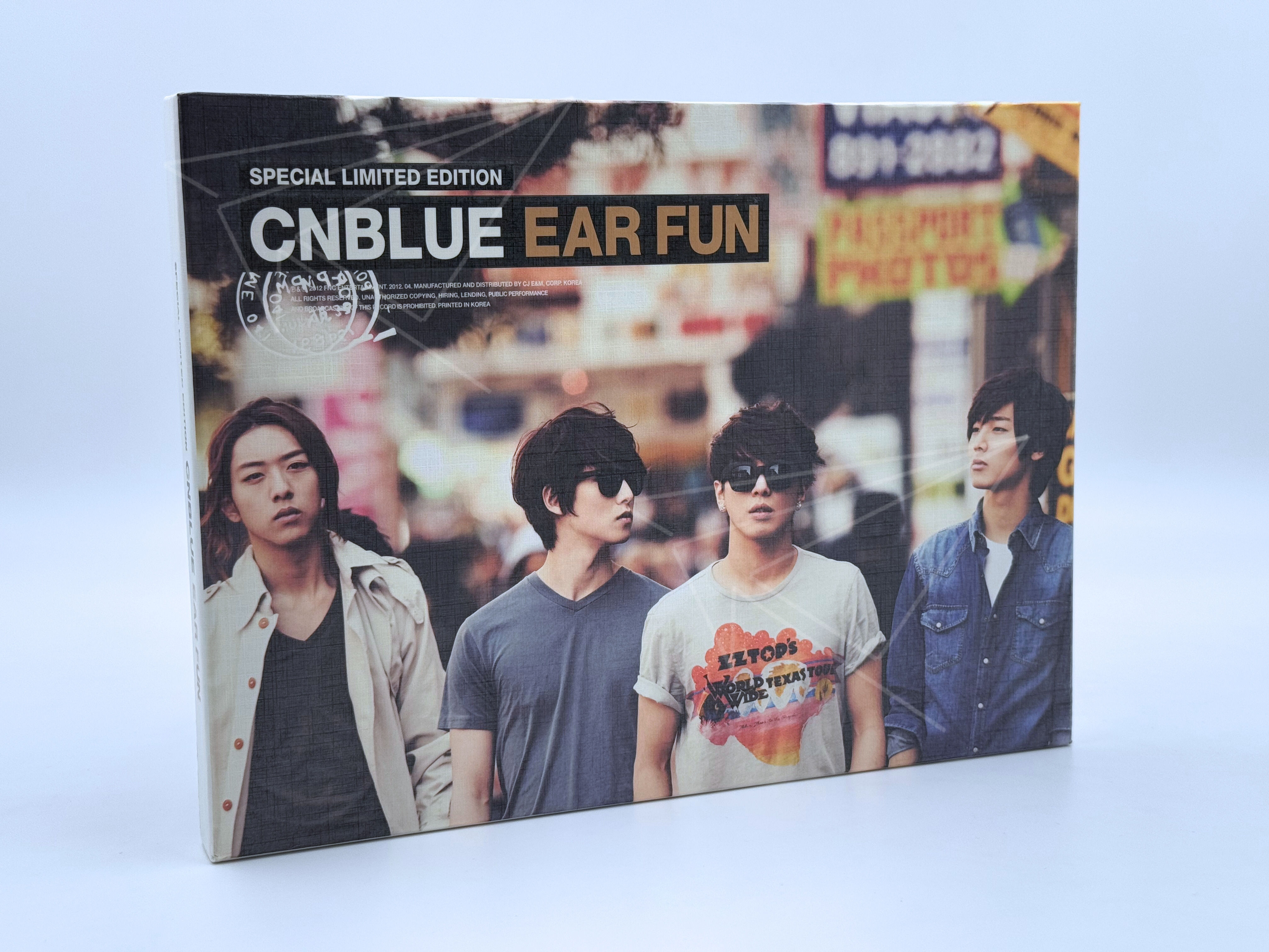 CNBLUE "SPECIAL LIMITED EDITION: EAR FUN" ALBUM ABIERTO