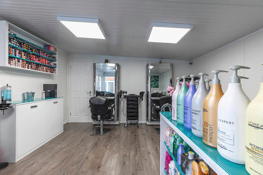 salon picture inside