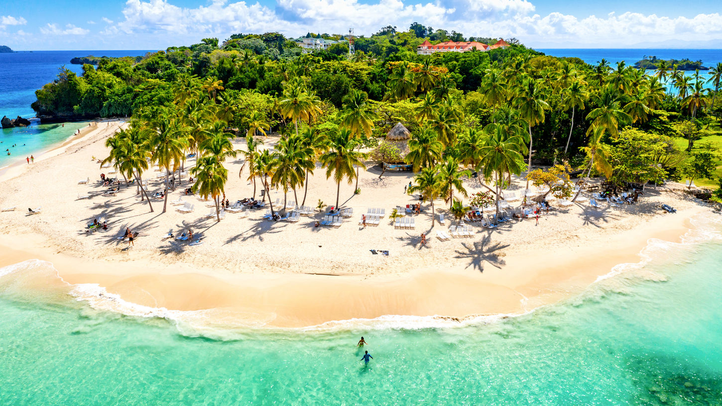 Our apartment is located very close to Cayo Levantado, making it the perfect spot to enjoy its crystal-clear waters and stunning views.