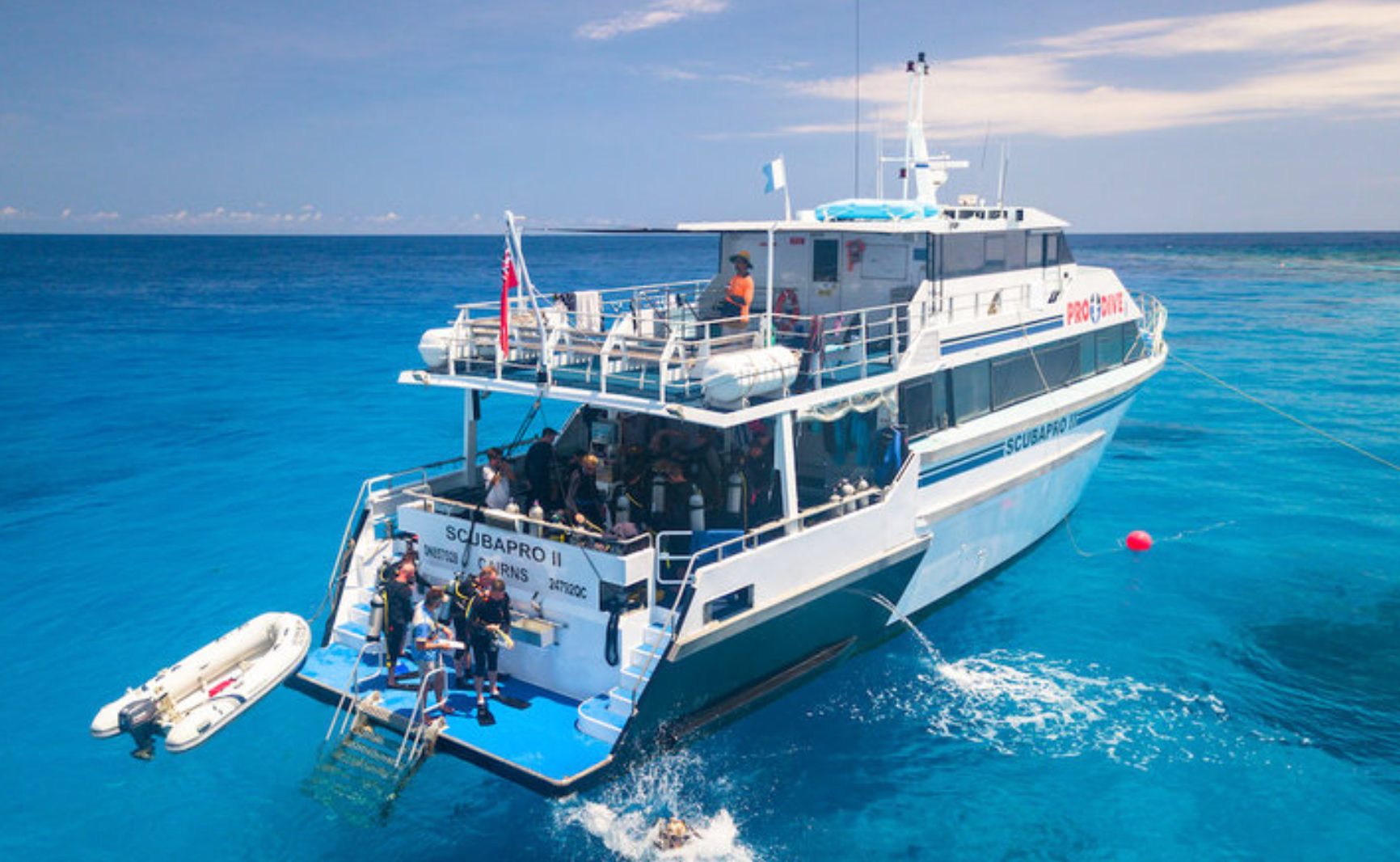 Live Aboard Pro Dive, Carins