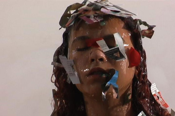 Frame de _Hamlet em performance_ uma experimentação videográfica_, de Érico Cruz SP. 2008.