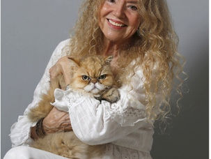 Cristina Sobral convida o leitor a um mergulho para compreender a experiência da vida