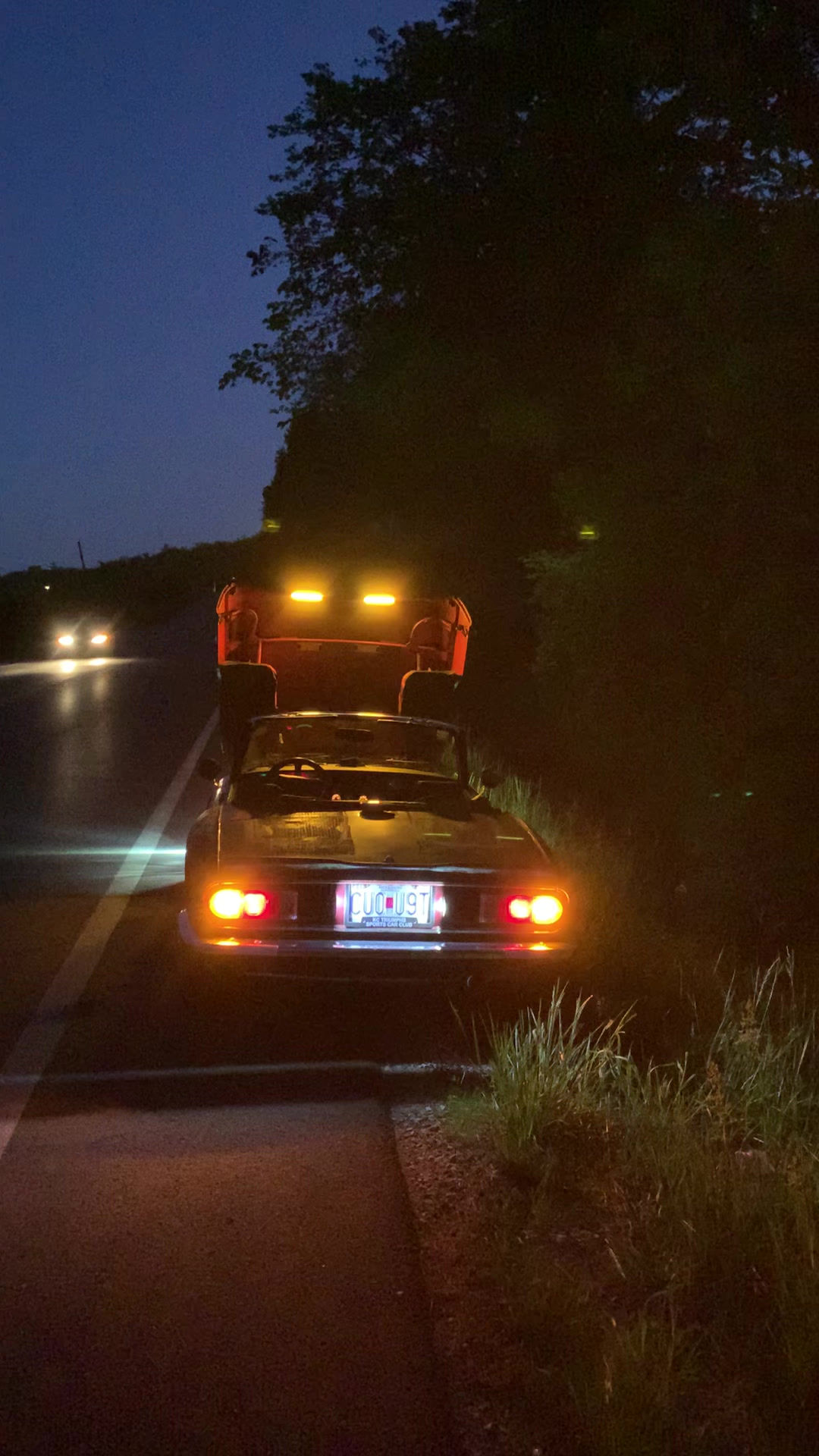 Under-Bonnet flashing LEDs for road-side emergencies.